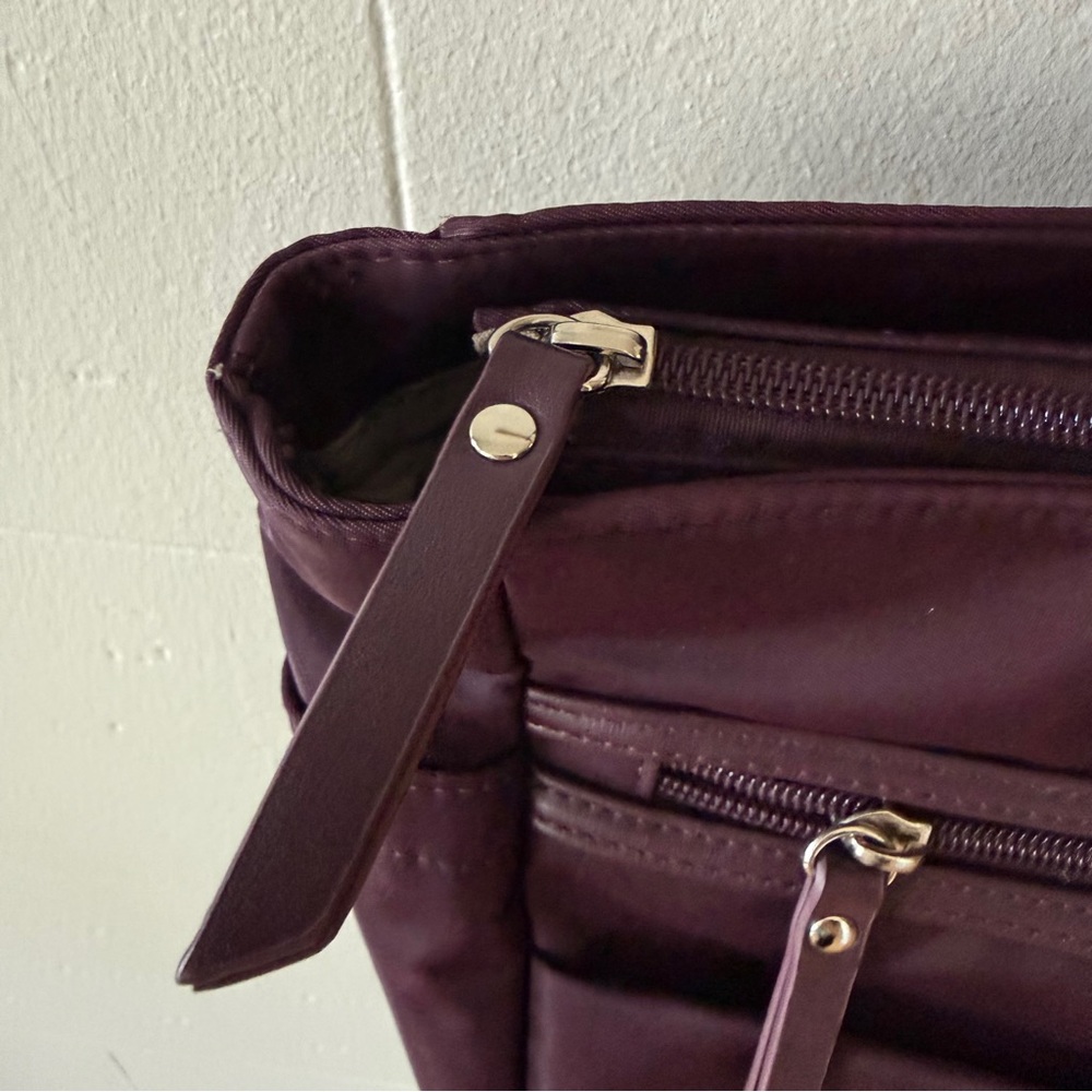 Roots | Purple Nylon Tote Bag | Everyday Carry-All Travel Shoulder Tote Bag - Picture 7 of 13